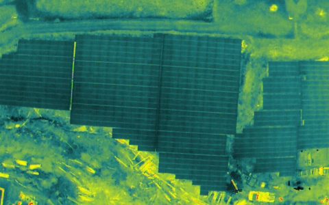 ドローンによる上空からの赤外線撮影写真画像